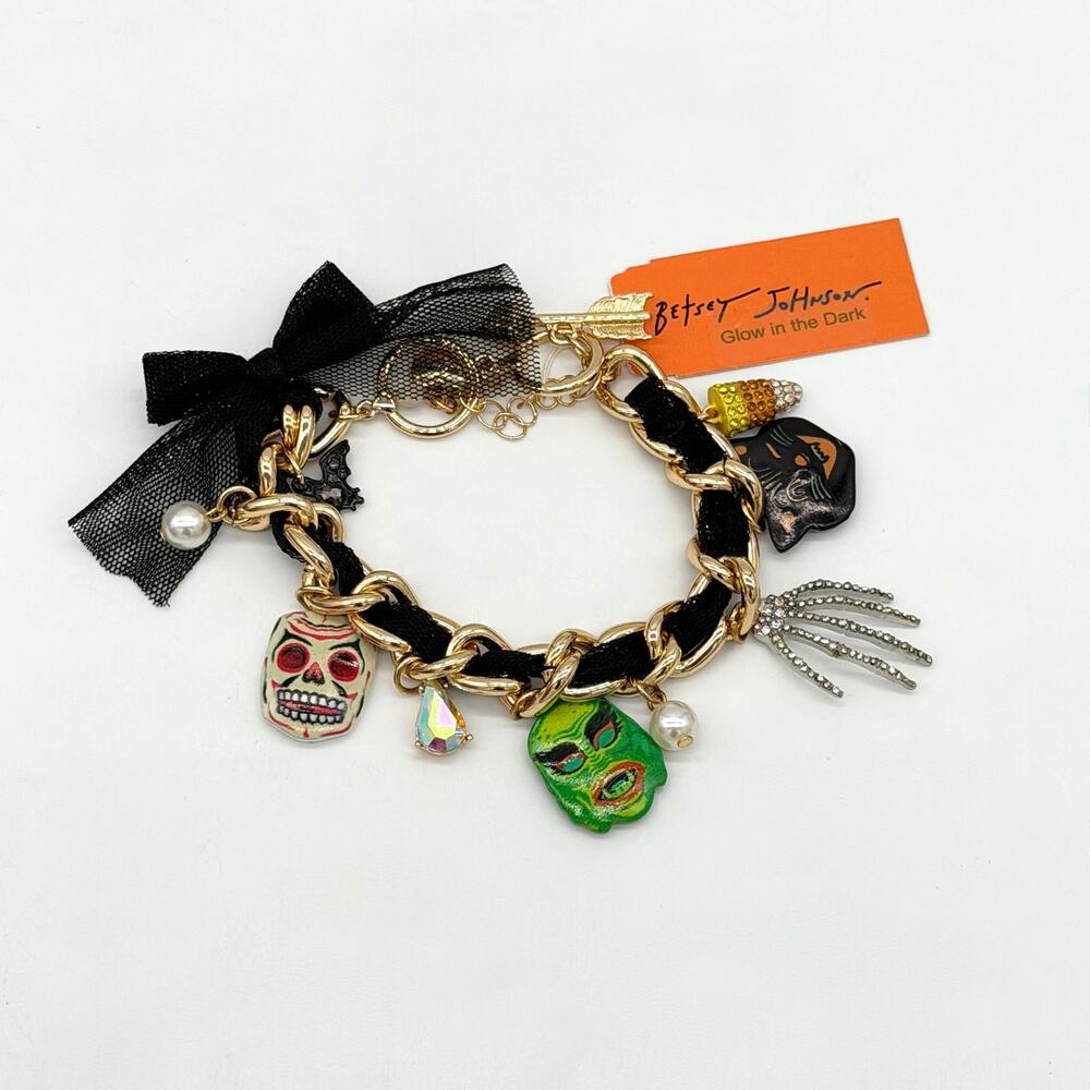 Betsey Johnson Rich Witch Halloween Charm Bracelet Glow In The Dark NEW